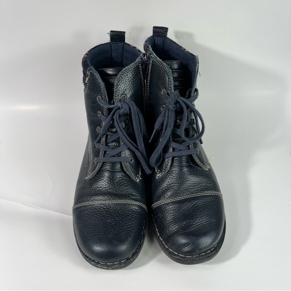 Clark's Whistle Bea Navy Blue Leather Plaid Fabric Ankle Winter Booties Boots 11 - Picture 2 of 8